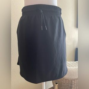 Mondetta Outdoor Project  Women’s Black Golf Skirt pockets 1 zipper pocket -Sz S